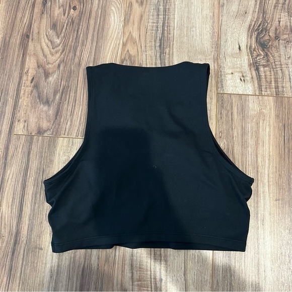 Offline by Aerie the Hugger Keyhole Cutout Crop Top - Picture 3 of 5
